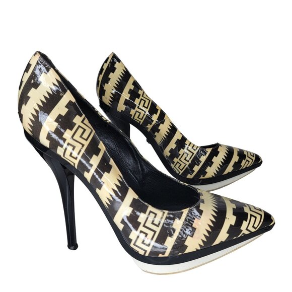 Versace Women's Geometric Pattern High Heels Size 40. Discoloration on outside - Picture 1 of 11